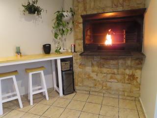 AquaPalms Hideaway - Family Friendly Pool - Hot Tub - Indoor Braai - 8