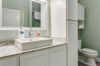 Historic Elegance Modern Amenities Gym - 5