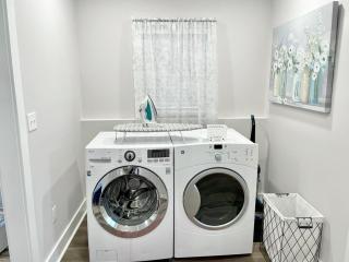 Newly Remodeled 2 Bedroom Home in Shelbyville Family Friendly - 4