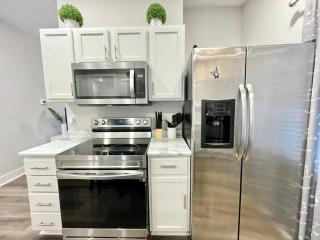 Newly Remodeled 2 Bedroom Home in Shelbyville Family Friendly - 1