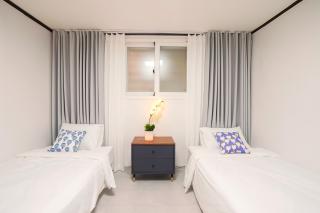 Lumi Grape House - 1