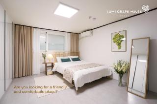 Lumi Grape House - 9