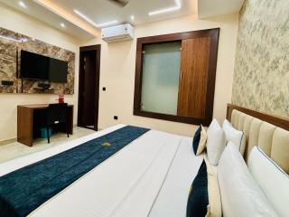 Goel Villa and Hotel - 8