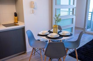 HOM I Metro SantaIsabel Wifi Piscina Ciudad Balcon - 4