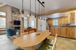 Alpine Glow Chalet in Brighton - Brighton - 5