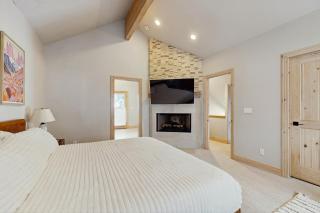 Alpine Glow Chalet in Brighton - Brighton - 1