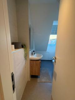 Modern Kudamm Luxury Home with 2 kitches - 8