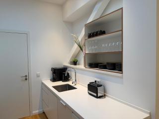 Modern Kudamm Luxury Home with 2 kitches - 4