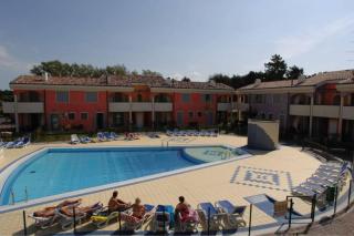 Lovely holiday home with fenced garden and pool - 9