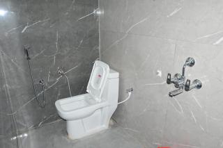 Hotel Ayodhya Grand-Luxury Stay Near Ram Mandir & Saryu Ghat - 9