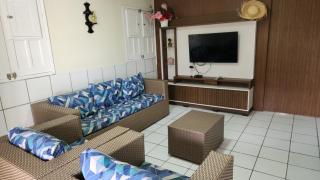 GRA325 | Spacious Retreat with Pool and Barbecue. - 4