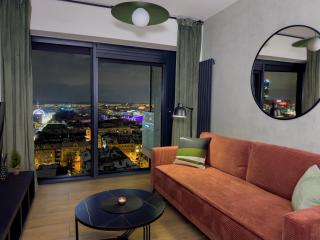 Urban Apartments Global Loft 17th Floor No 17 - Free Garage - Self Check-in - No deposit - 2