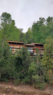 El Refugio Del Saltamontes Glamoroso - 0