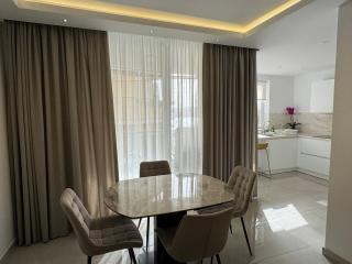 Luxurious Brand New Seafront, wake up onto the sea - 3