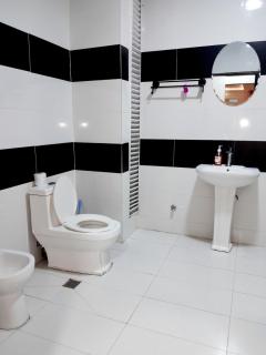 Luxury 3-Bedroom fully furnished Ocean View Apartment - 4