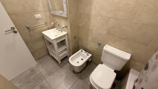 Luminoso monoambiente con balcón en Plaza Mitre - 4