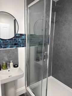 Duplex Apartment Cinema Room & Patio Sleeps 8 - 9