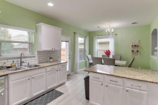 Spacious 4BR Home, Fast WiFi, Parking, Less than 15 mins from Austin - 4