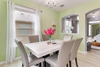 Spacious 4BR Home, Fast WiFi, Parking, Less than 15 mins from Austin - 7