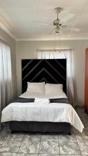 The N1 Farm Place - 9