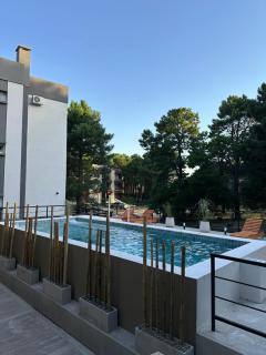 Depto con piscina patio parrilla parking - 7