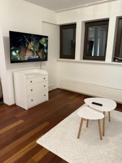 Cozy Urban Escape - 5