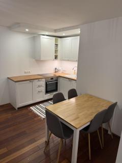 Cozy Urban Escape - 3