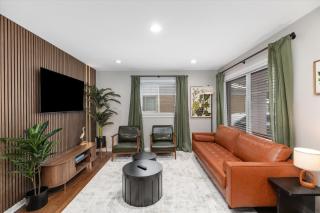 Arcade! Brand New MCM 4BR, Ping Pong, 4 Queens - 1