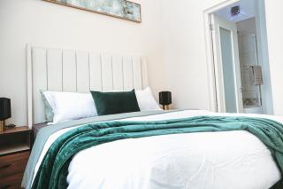 Charming 2-Bedroom Flat in the Heart of Rivonia - 4