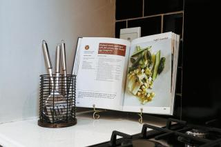 Charming 2-Bedroom Flat in the Heart of Rivonia - 3