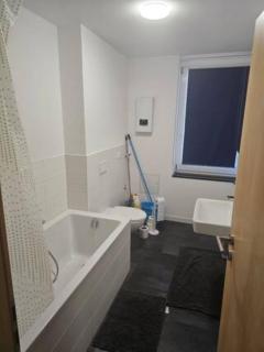 Schöne Vollausgestattete Monteurs- Gästewohnung nähe Raffinerie Leuna und Geiseltalsee für 4 Personen 0306 - 6