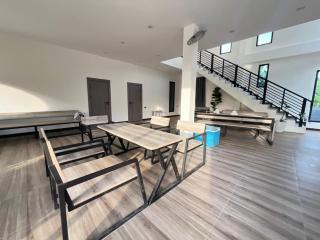 Una Backpackers Hostel - 2