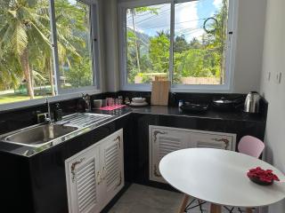 Hill View Home 3 - 5