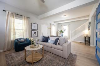 Modern 3BR Haven Near City Hotspots - 9