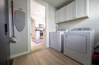 Modern 3BR Haven Near City Hotspots - 1