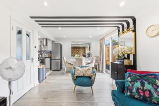 Keaton House - Close to City Centre - Free Parking, Spacious Garden, Fast Wifi and Smart TV by Yoko Property - 7