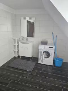 Schöne Vollausgestattete Gästewohnung Direkt in der Gartenstadt Leuna und nähe Geiseltalsee für 4 Personen 2209 - 3