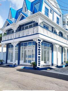 Martha's House Lexus - 5