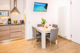 MillyHolidays - Apartment Sunflower - Center - Nearby Beach - Private Garden - Spa Pool - Bardolino - 2