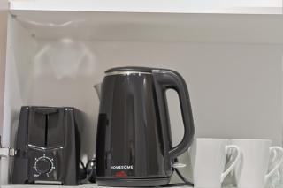 Sophisticated Studio in Rosebank's Premier Address - 2