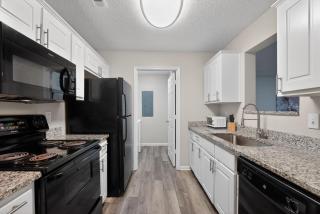 Spacious condo near Atlanta with great sleep - 6