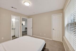 Spacious condo near Atlanta with great sleep - 4
