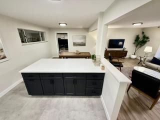 Family Fun Hub - Games, Hot Tub, Putting Greens - 2