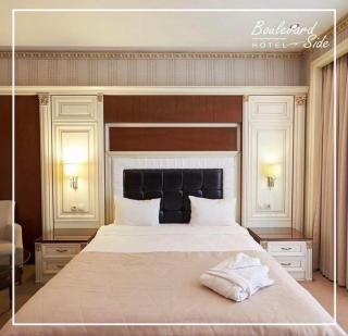 Boulevard Side Hotel - 2