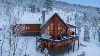 3BR+Loft Modern Mountain Retreat w Hot Tub - 9