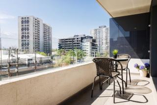 Chic Modern Retreat in Nunoa Perfect for Five - 5