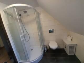 Schöne Vollausgestattete Gästewohnung Direkt in der Gartenstadt Leuna und nähe Geiseltalsee für 2 Personen 2210 - 1