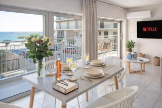 Luxury Beachfront Apartment in Kalamata Modern, Spacious & Sea View Balcony - 4