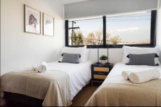 Modern 2BR Flat for 5 in Lively Las Condes Oasis - 4