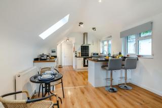 1 Bed in Hindhead oc-w34256 - 1